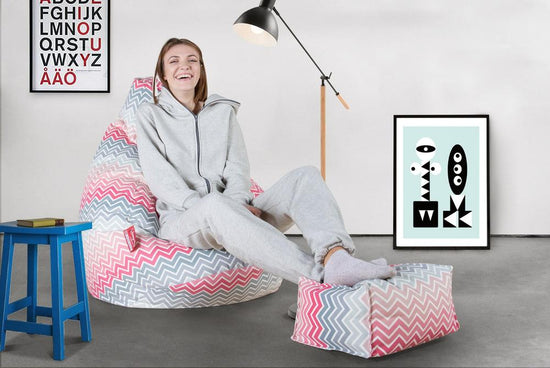 LOUNGE PUG - Escabel - Estampado Geométrico Chevron Rosa
