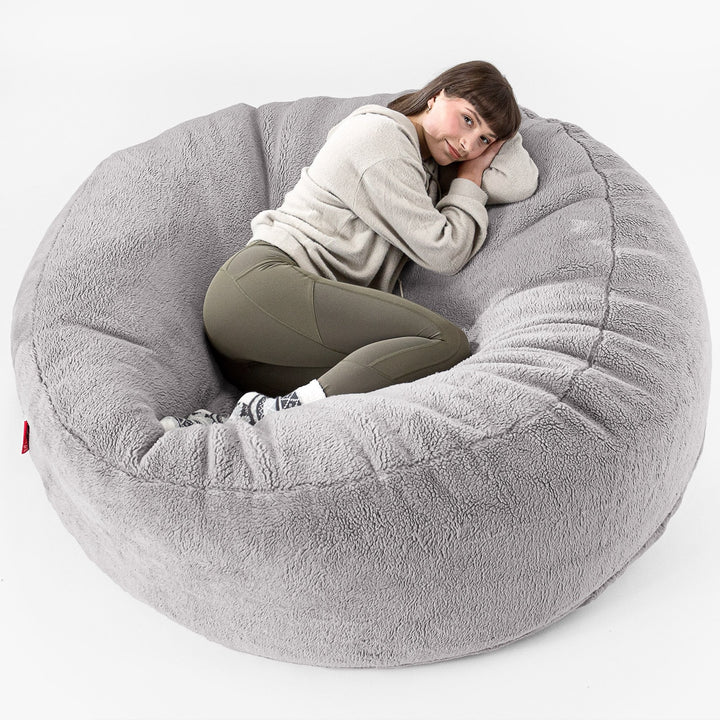 Puff Gigante 'Mega-Mamut' - Piel de Osito Sintética Gris Medio 01