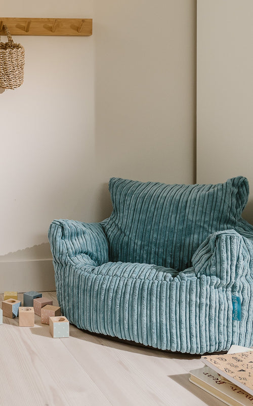 Los sillones puff para niños son una alternativa estilosa y moderna a los muebles infantiles habituales hinchables o de personajes.