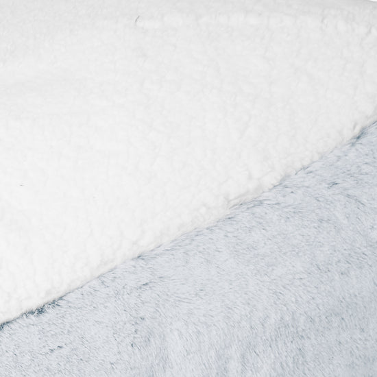 Cama Encorvada para Perros Mediana - Piel de Conejo Sintética Azul Empolvado 03