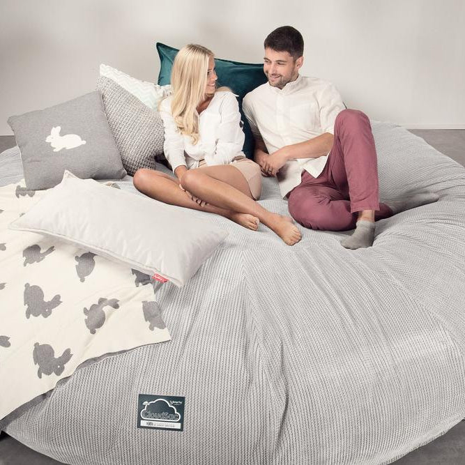 Lounge Pug, CloudSac 5000 XXXXXL, Sofá Puf Viscoelástico Titánico, Pompón Crema