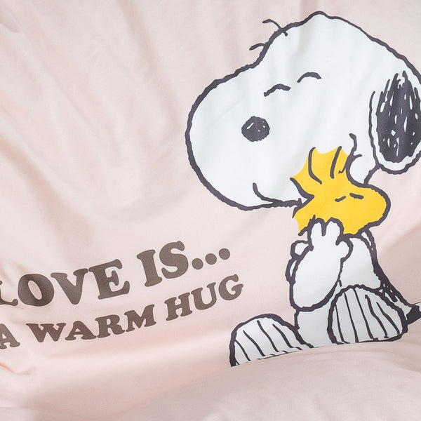 Charlie Brown y Snoopy Puf Silla Encorvada - Amor Fabric Close-up Image