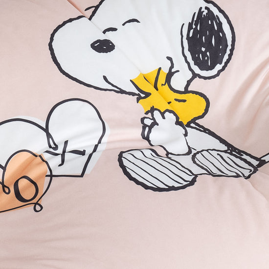 Charlie Brown y Snoopy Puf Sillón Encorvado - Besos 03