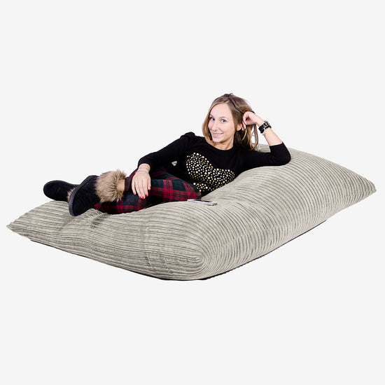 Puff Gigante Cama XL - Pana Clásica Visón 03