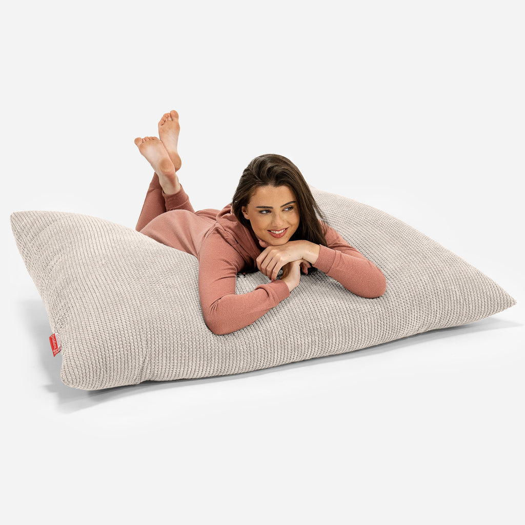 Puff Gigante Cama XL - Pompón Crema 03