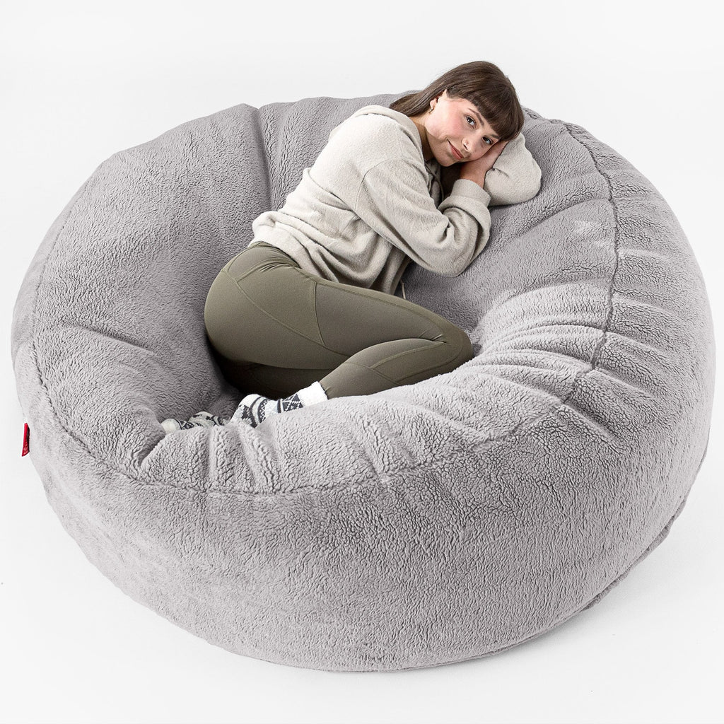 Puff Gigante 'Mega-Mamut' - Piel de Osito Sintética Gris Medio 01