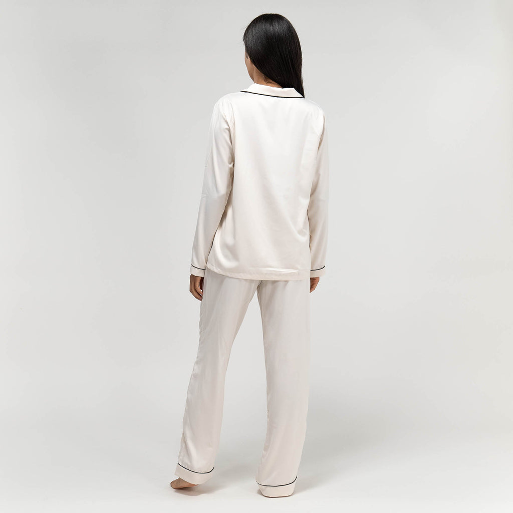 Pijama de Satén Crema para mujer 06