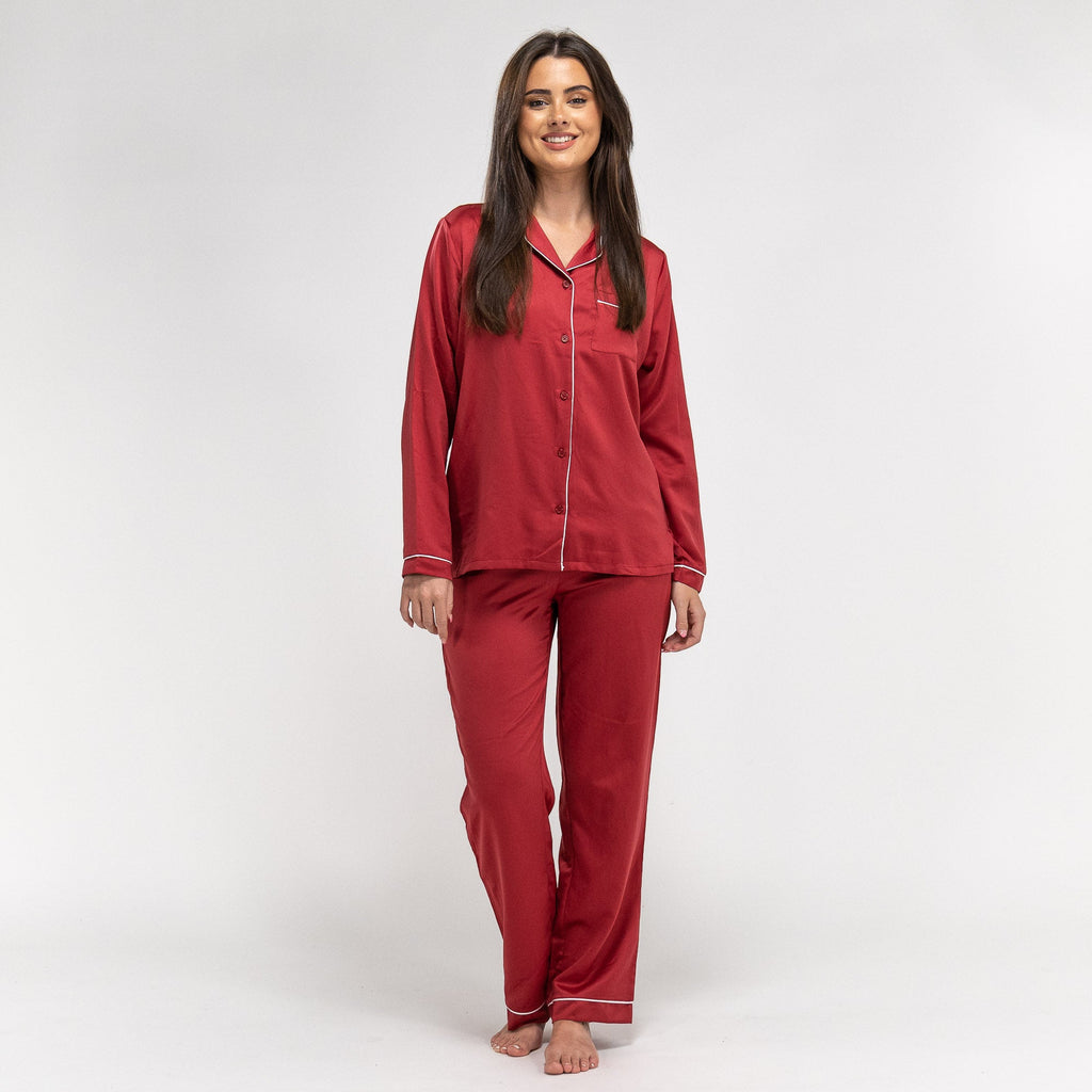 Pijama de Satén Rojo para mujer 03