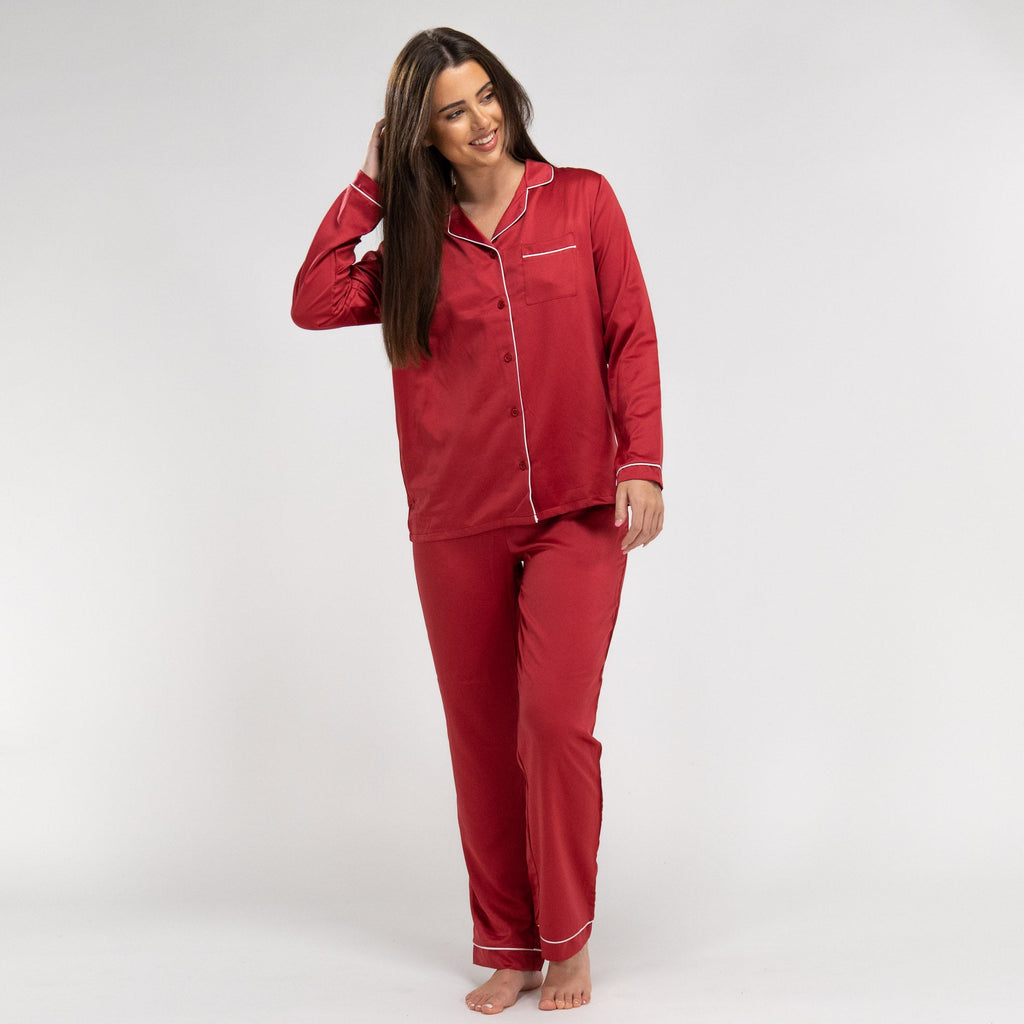Pijama de Satén Rojo para mujer 04