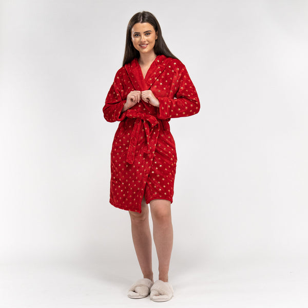 Bata polar rojo con estrellas para mujer 01